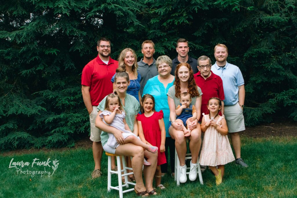 a extended family photo session with 3 generations